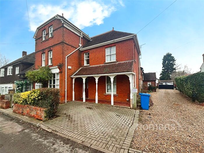 5 Bedroom Semi Detached House For Sale In Bigfrith Lane, Cookham, Maidenhead, SL6