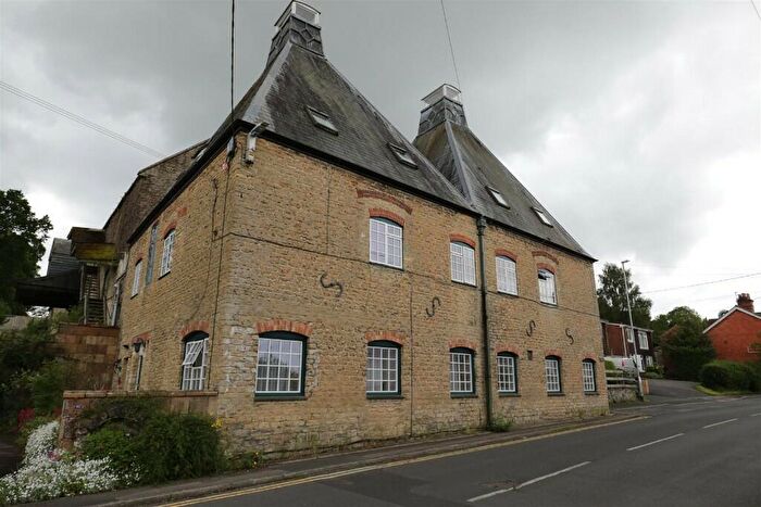 2 Bedroom Flat To Rent In Westbury Leigh, Westbury, Wiltshire, BA13