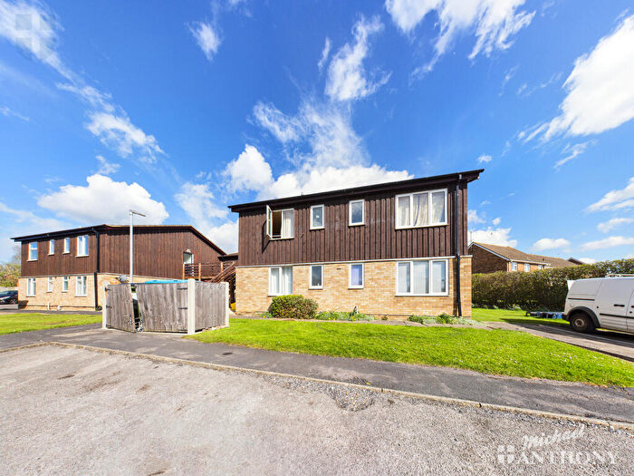1 Bedroom Flat To Rent In Chequers Court, Stoke Mandeville, HP21