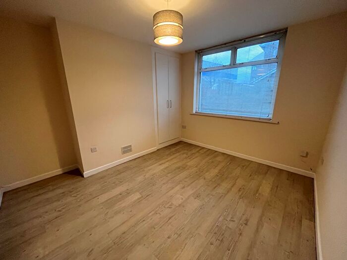 1 Bedroom Flat To Rent In Newport Road, Cardiff, CF24