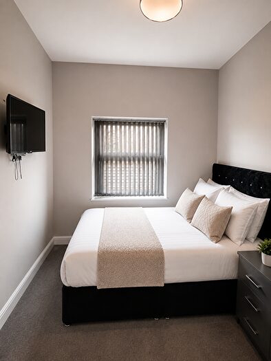 8 Bedroom Flat To Rent In King Edwards Road, Swansea, SA1
