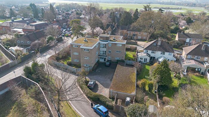 2 Bedroom Flat For Sale In First Turn, Fairlawn, OX2