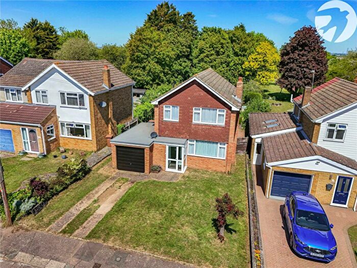 3 Bedroom Detached House For Sale In Foxwood Way, New Barn, Longfield, Kent, DA3