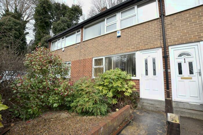 3 Bedroom Town House To Rent In Gledhow Wood Road, Roundhay, Leeds, LS8