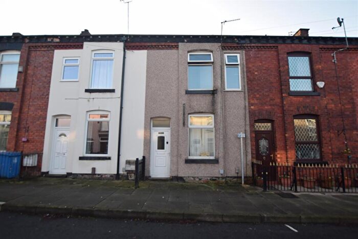 3 Bedroom House To Rent In Starkey Street, Heywood, OL10