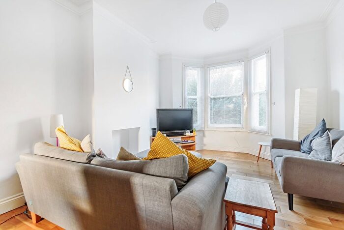 3 Bedroom Detached House To Rent In Brocklebank Road, London, SW18