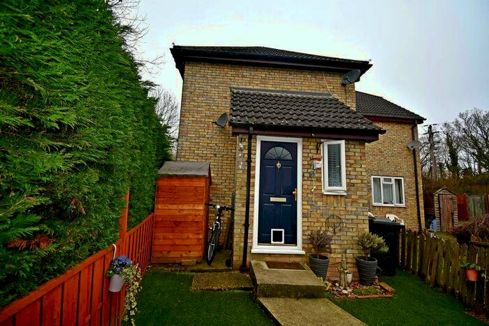 2 Bedroom Semi-Detached House To Rent In Renown Way, Chineham, RG24
