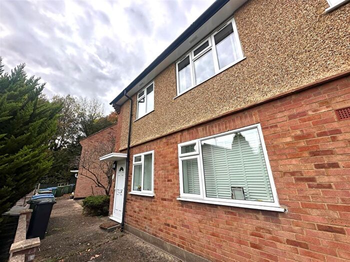2 Bedroom Maisonette To Rent In Leaford Crescent, Watford, WD24