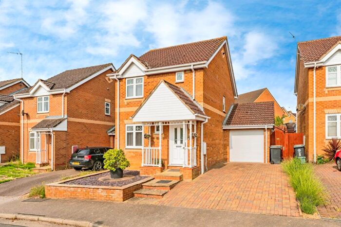 3 Bedroom Detached House For Sale In Lodge Way, Irthlingborough, NN9