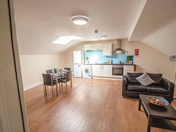 1 Bedroom Flat To Rent In Apt, - East Parade #, HG1