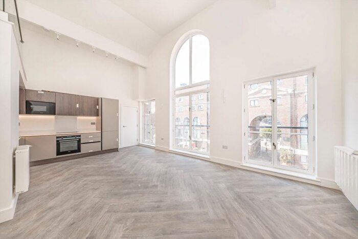 2 Bedroom Flat For Sale In Ivory Square, London, SW11