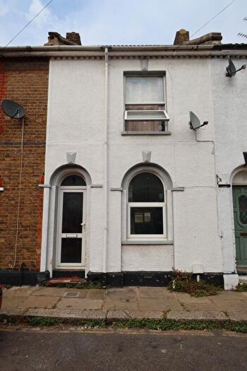2 Bedroom Terraced House To Rent In Bernard Street, Gravesend, - Bedroom Terraced House, DA12