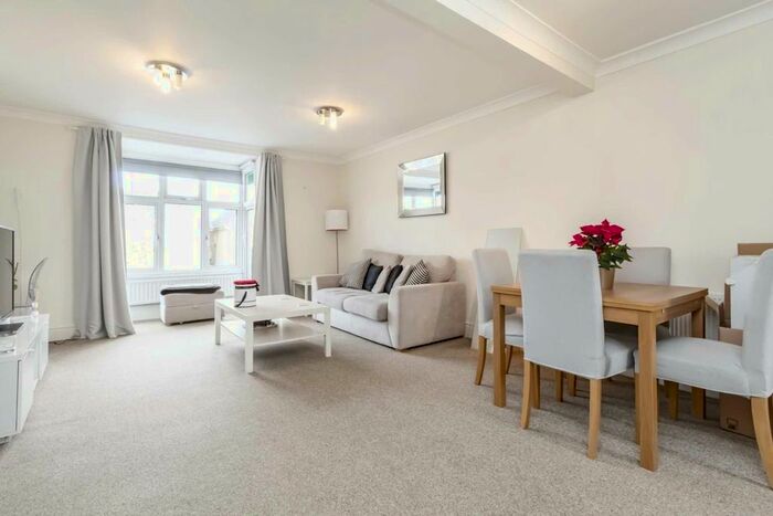 1 Bedroom Flat To Rent In Kingston Road, Teddington, TW11