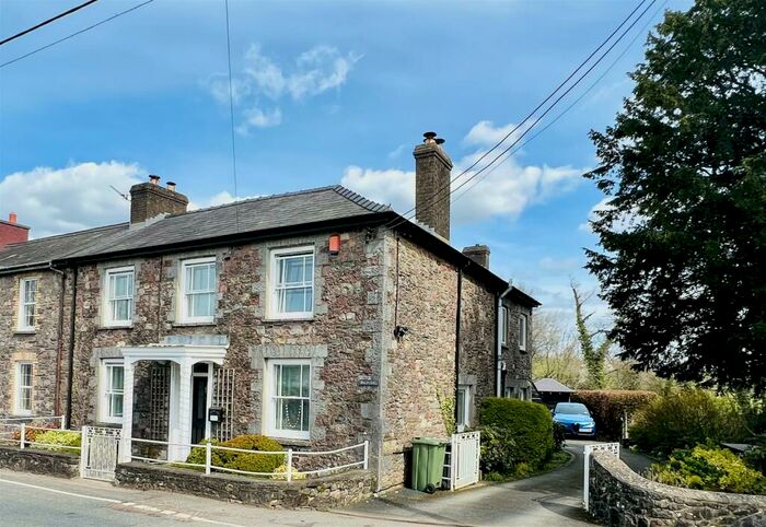 3 Bedroom Semi-Detached House For Sale In Llangadog, SA19