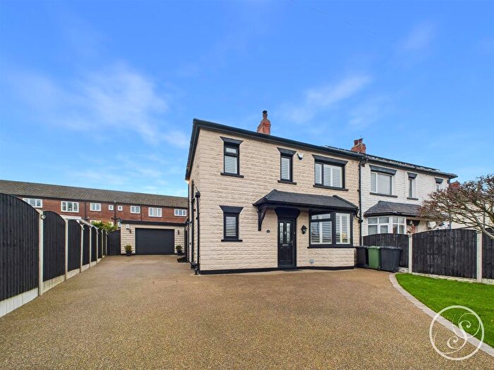 3 Bedroom Semi Detached House For Sale In Broadway, Leeds, LS15