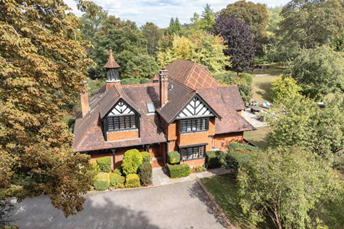 6 Bedroom Detached House For Sale In Park Road, Tring, Hertfordshire, HP23