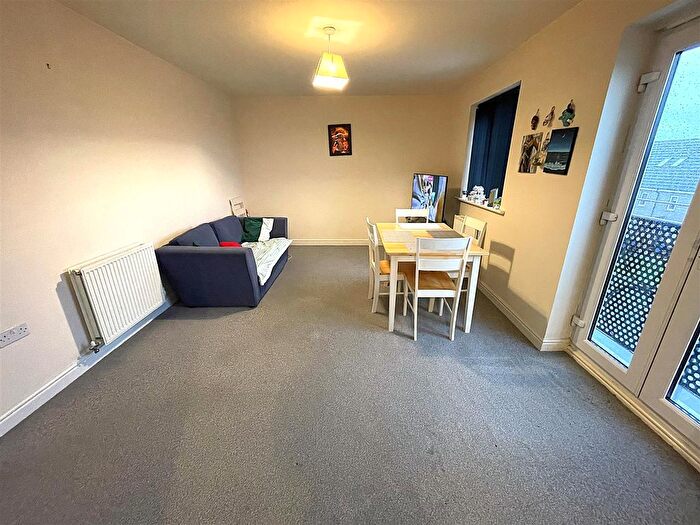2 Bedroom Flat For Sale In Rose Court, Selby, YO8