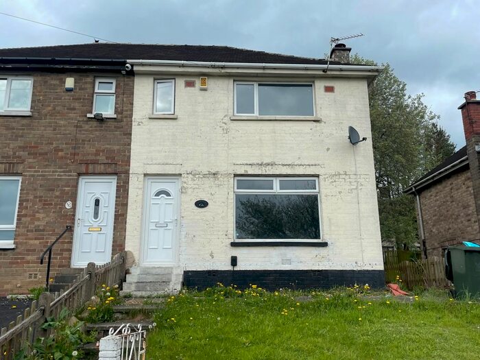 2 Bedroom Semi-Detached House To Rent In Roxburgh Grove, Bradford, West Yorkshire, BD15