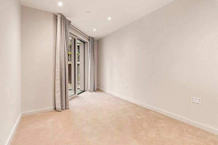 1 Bedroom Flat To Rent In Nine Elms Lane, London, SW11