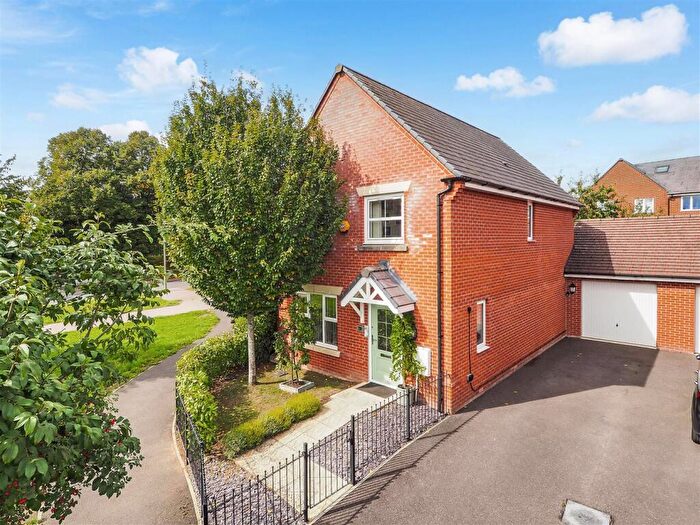 4 Bedroom Detached House For Sale In Lords Way, Andover, SP11