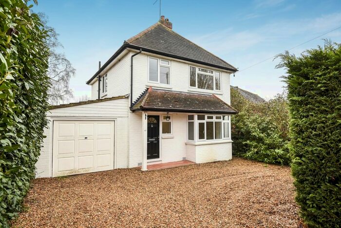 3 Bedroom Detached House To Rent In Guildford Road, Lightwater, GU18