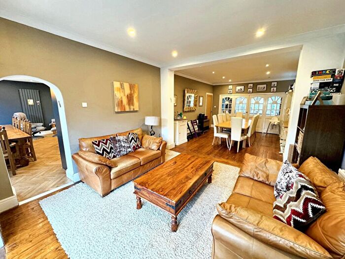 6 Bedroom Detached House To Rent In Bury Old Road, Prestwich, M25