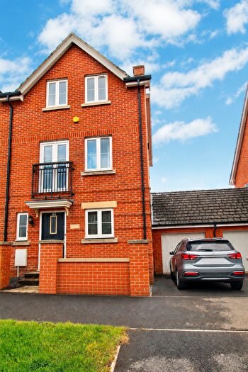4 Bedroom Semi-Detached House For Sale In Sherbourne Drive, Salisbury, SP4