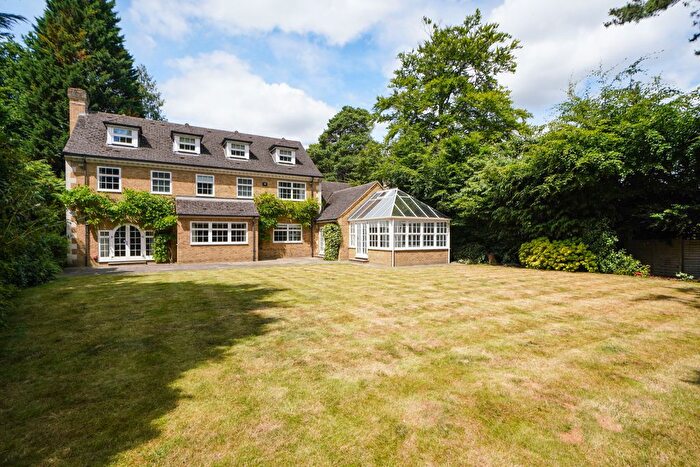 5 Bedroom Detached House To Rent In Cavendish Road, Weybridge, Surrey, KT13