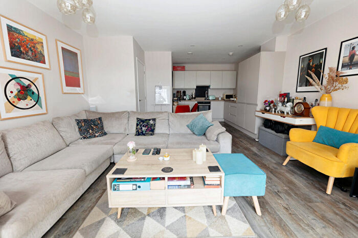 1 Bedroom Flat For Sale In Station Square, Colchester, CO4