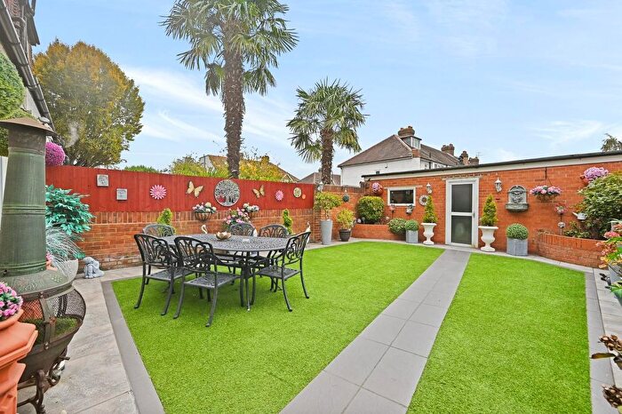 4 Bedroom Terraced House For Sale In Eastfields Road, Acton, W3