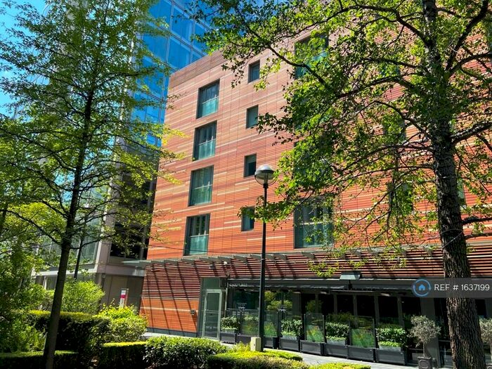 Studio To Rent In Bishop's Square Spitalfields, London, E1