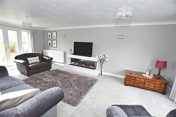 4 Bedroom Detached House For Sale In Needham Drive, Holmes Chapel, Crewe, CW4