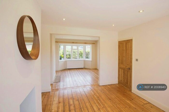 3 Bedroom Semi-Detached House To Rent In Newtown Road, Marlow, SL7