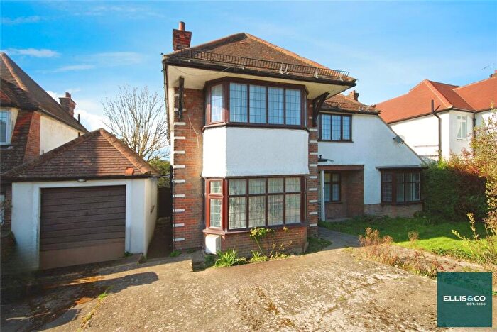 1 Bedroom Apartment To Rent In Armitage Road, Golders Green, NW11