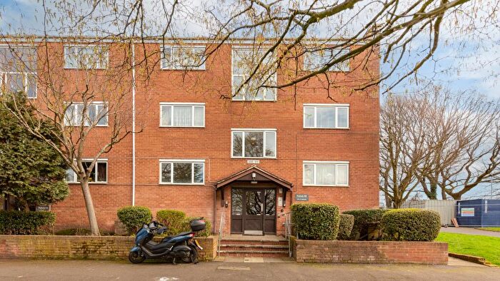 1 Bedroom Flat For Sale In Peabody Hill, Tulse Hill, London, SE21