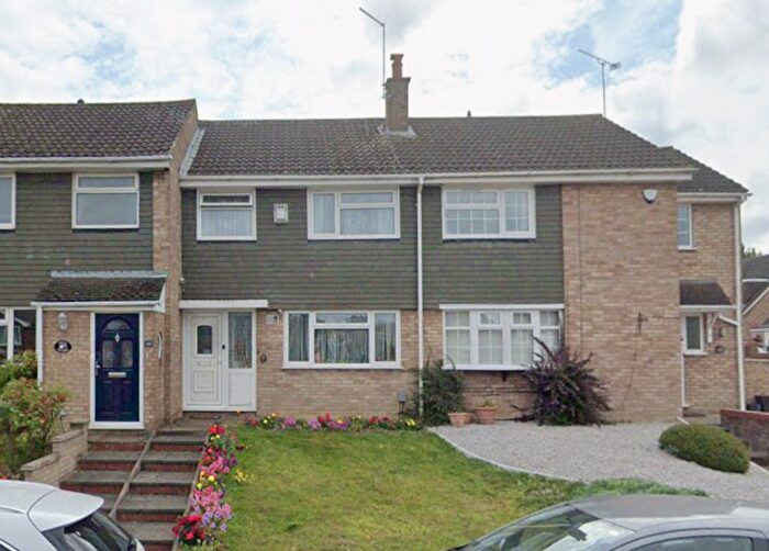 3 Bedroom Terraced House To Rent In Holgate Drive, Luton, Bedfordshire, LU4