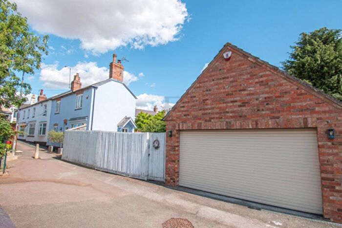 3 Bedroom Semi-Detached House For Sale In The Parade, Fleckney, LE8