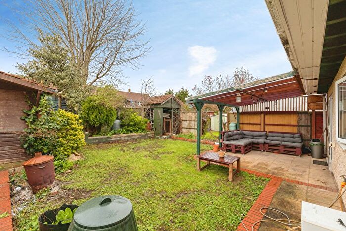 4 Bedroom Semi-detached Bungalow For Sale In Church Road, Bristol, BS13