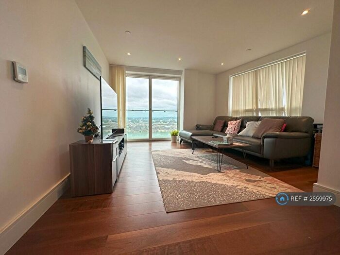 3 Bedroom Flat To Rent In Duckman Tower, London, E14