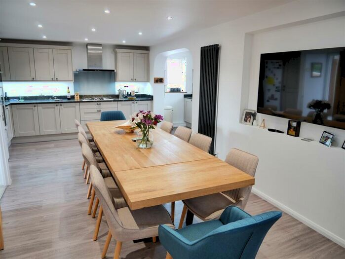 4 Bedroom Detached House For Sale In Hunts Mead, Bromham, SN15