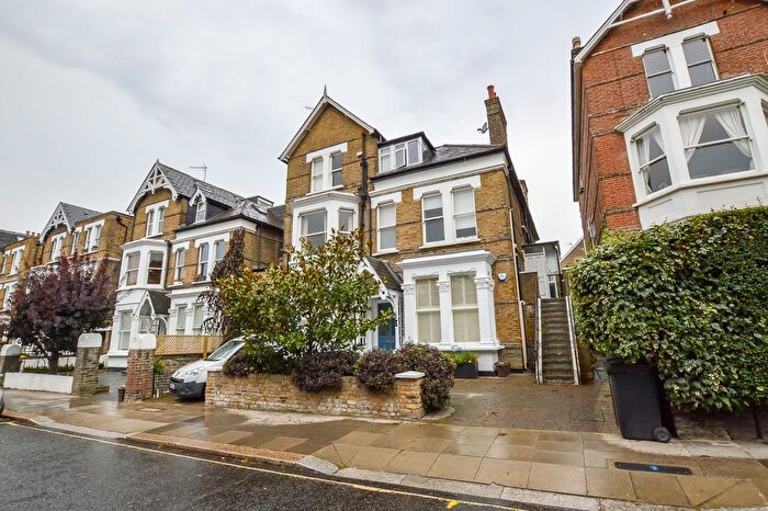 1 Bedroom Flat To Rent In Priory Road, South Hampstead, NW6