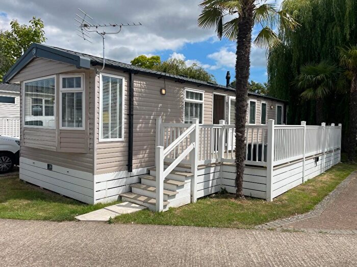 3 Bedroom Lodge For Sale In Foxhunter Residential Caravan Park, Monkton Street, CT12