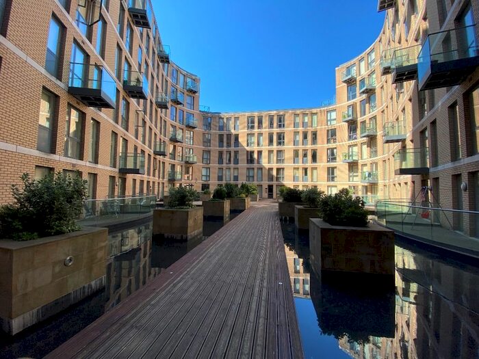 2 Bedroom Flat To Rent In Essex Street, City Centre, Birmingham, B5