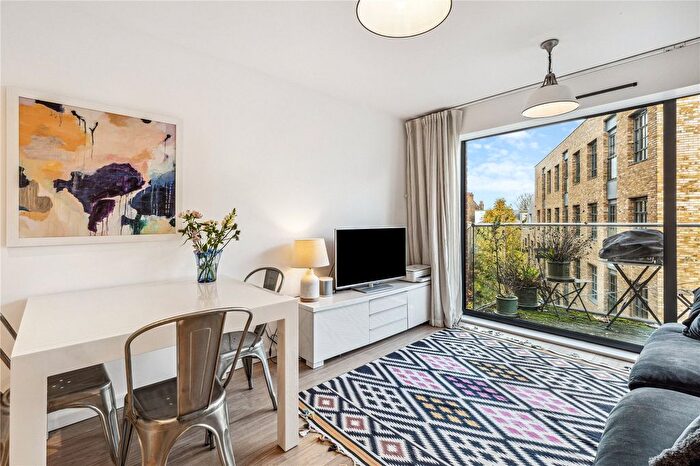 1 Bedroom Flat For Sale In Macaulay Road, London, SW4