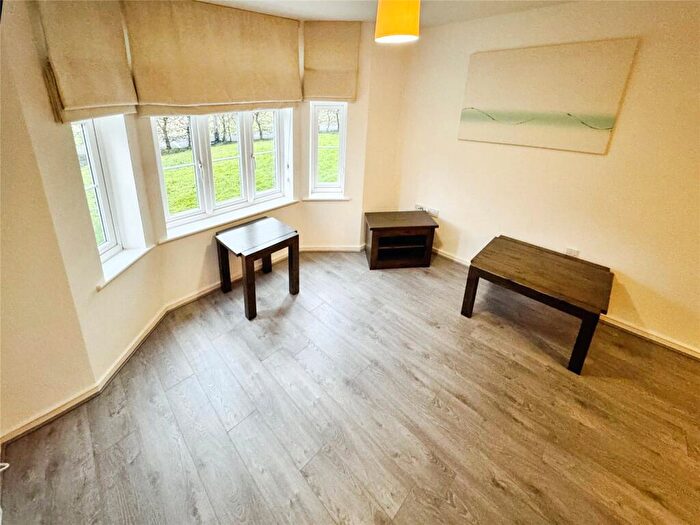 2 Bedroom Flat To Rent In Brattice Drive, Pendlebury, Swinton, Manchester, M27