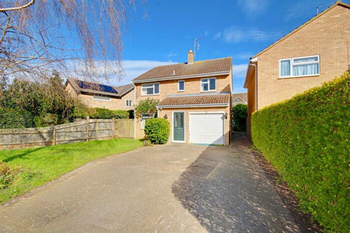 4 Bedroom Detached House For Sale In Willow Green, Needingworth, PE27