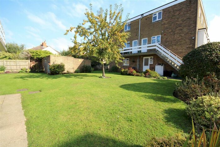 2 Bedroom Flat To Rent In Drummond Road, Guildford, GU1