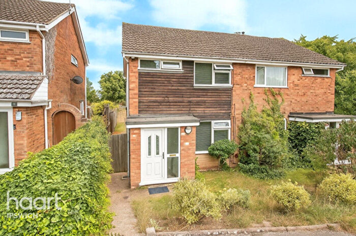 3 Bedroom Semi-Detached House For Sale In Headingham Close, Ipswich, IP2