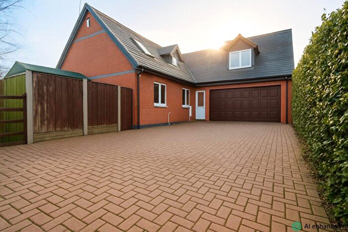 4 Bedroom Detached House For Sale In Swallowfields, Farndon, CH3