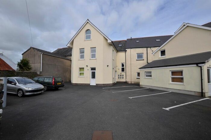 1 Bedroom Flat To Rent In Llangan Road, Whitland, SA34